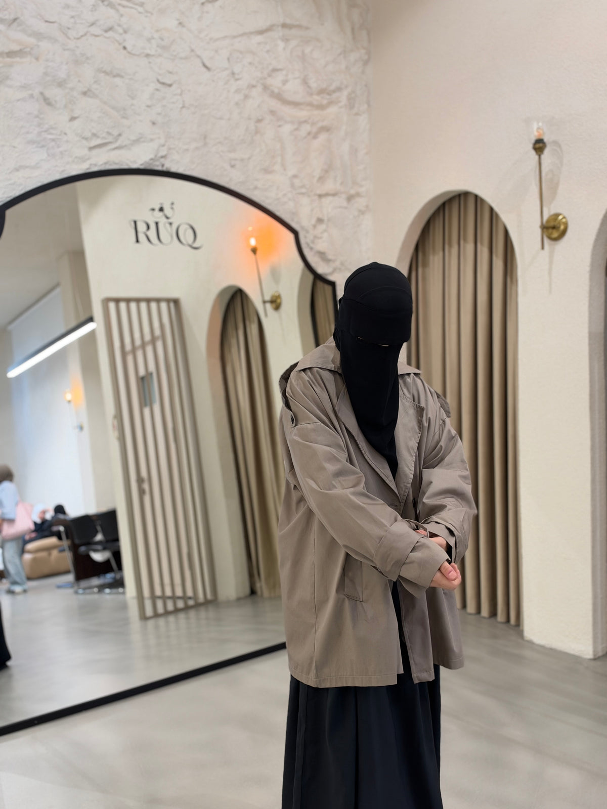 Kısa oversize Trenç